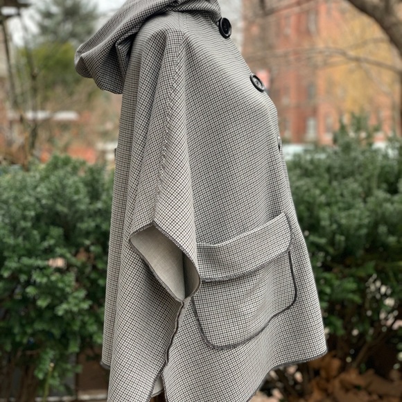 Handmade Houndstooth Hooded Cape with Front Pockets and Oversized Buttons, XL - Picture 4 of 10